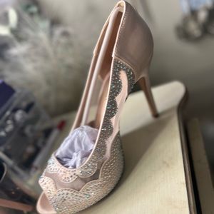 Dream Paris, Rhinestone Heels Size 10. Never Worn still In Box